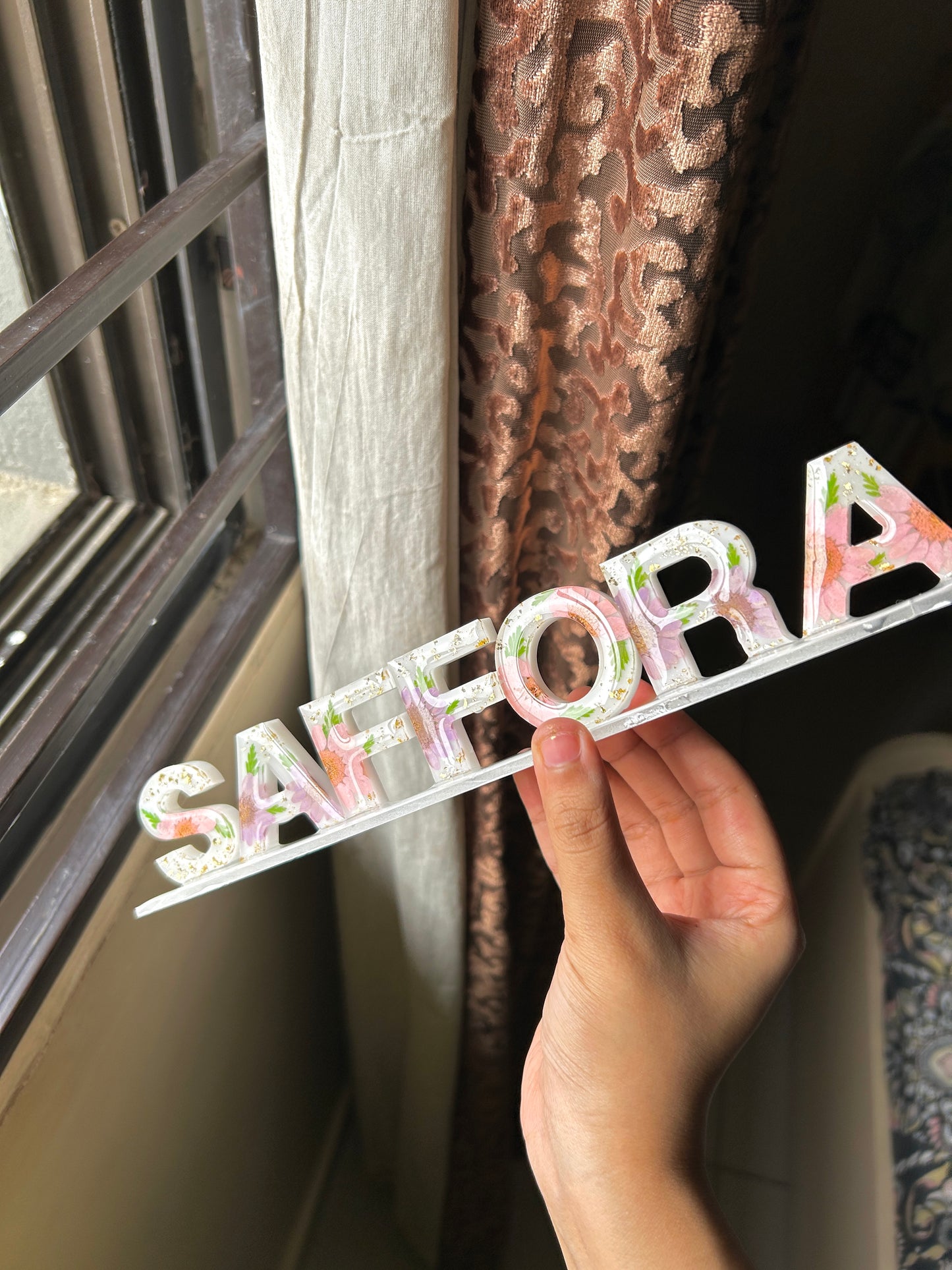 BloomScript™ | Personalized Floral Name Stand 🌸